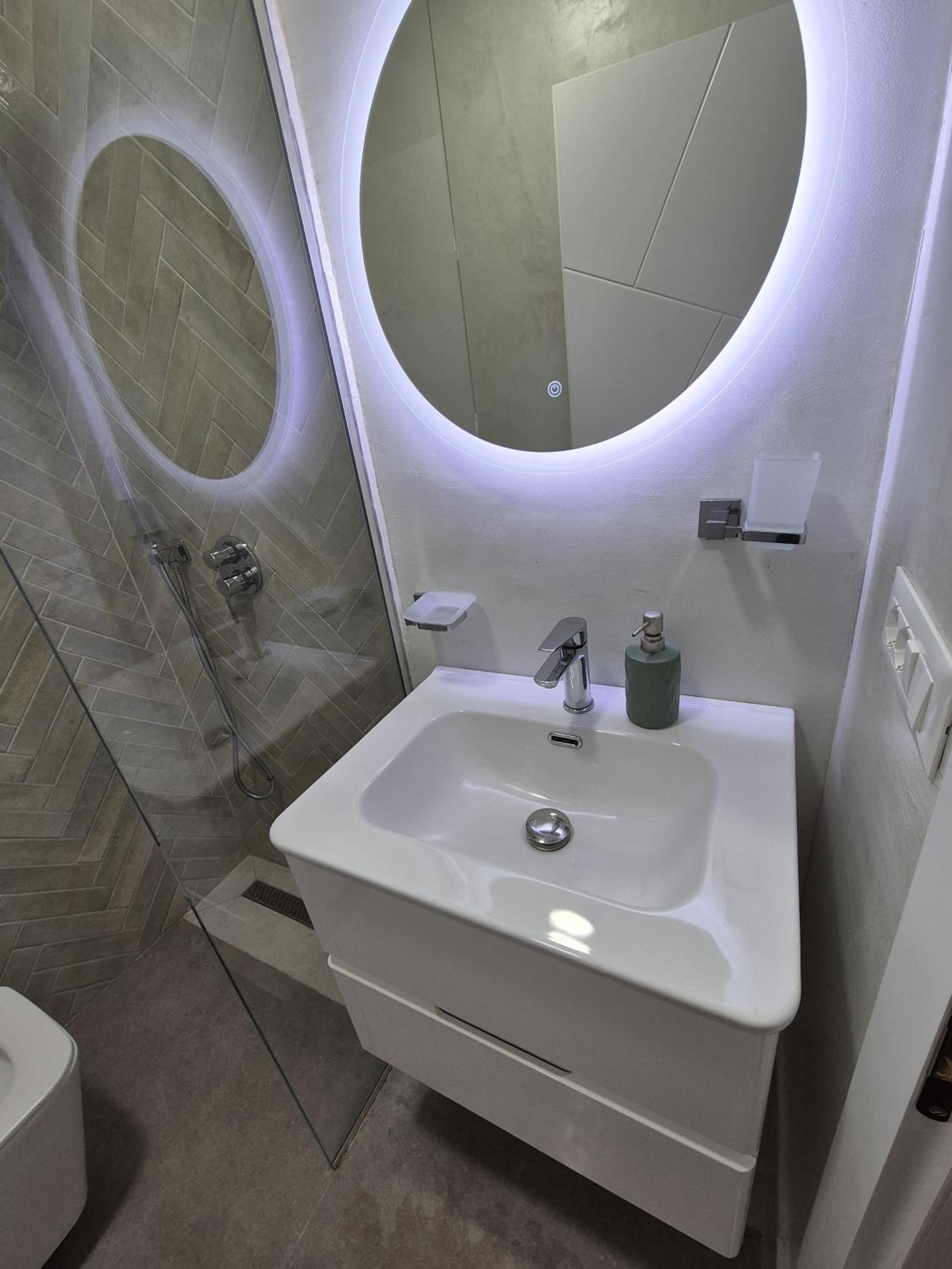 Mosaic Cane Apartment 2