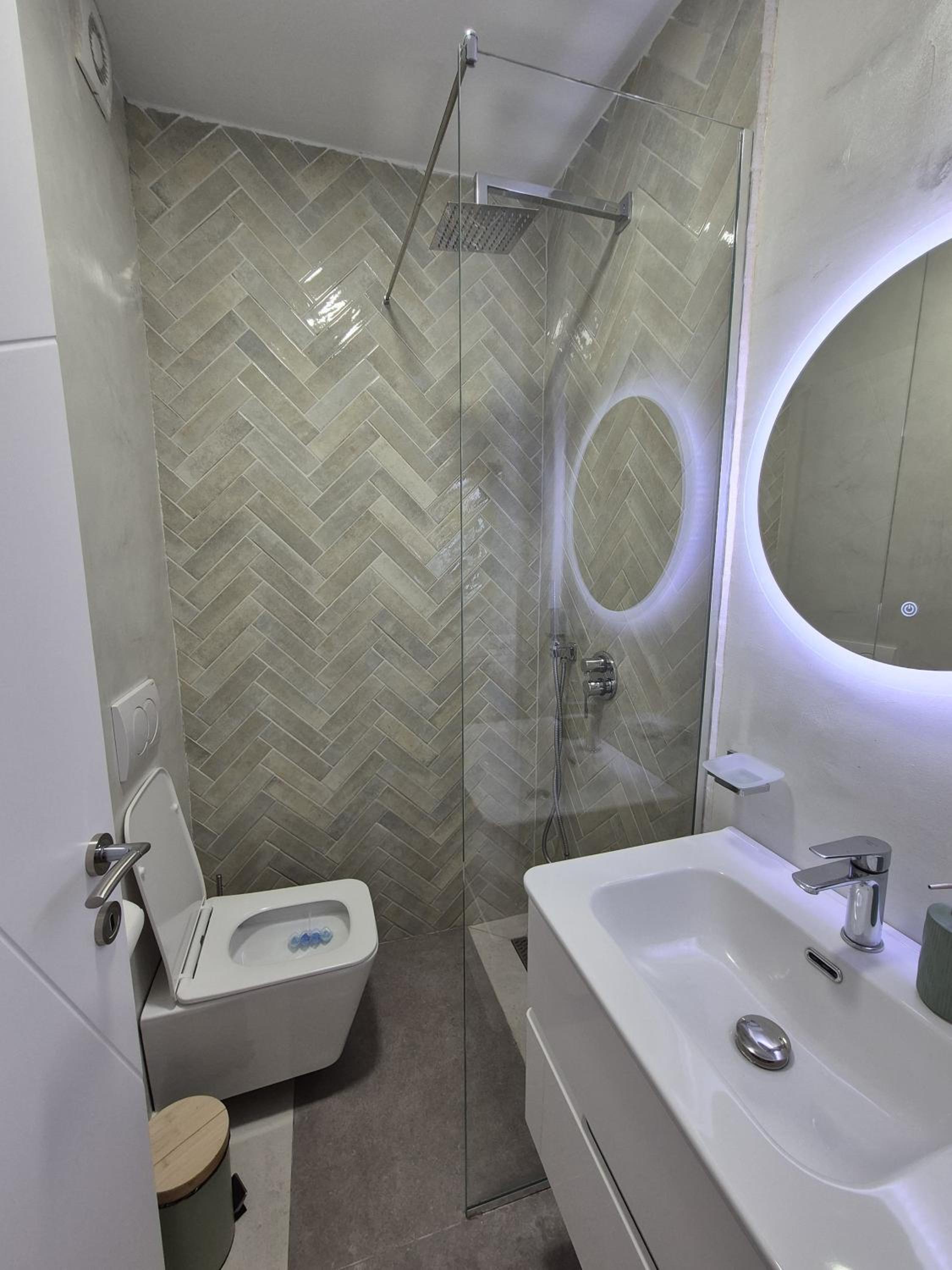 Mosaic Cane Apartment 2