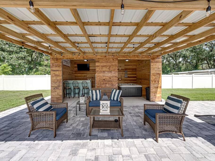 The Cozy Cabana - Property Image 3