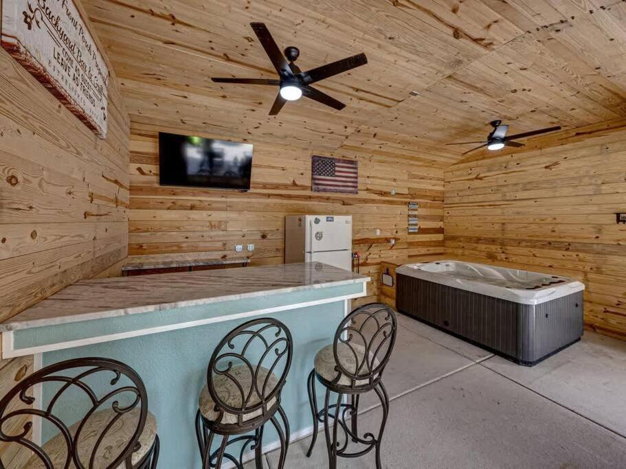 The Cozy Cabana - Property Image 6