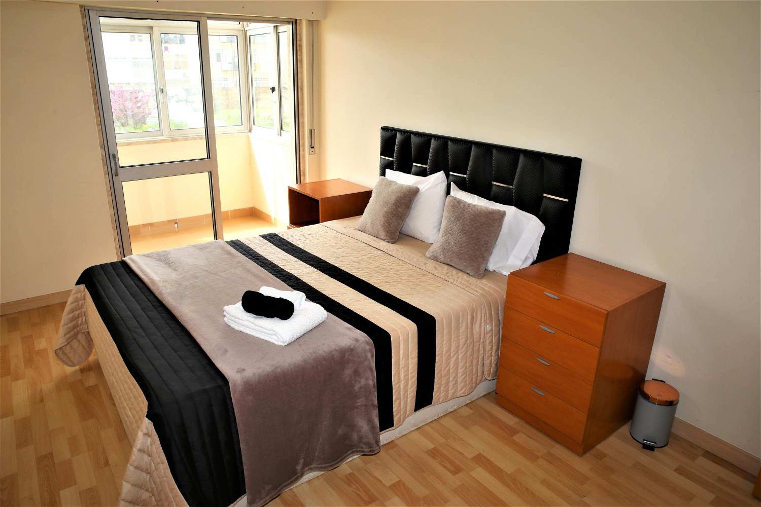 Quarto 1 Areeiro view 2
