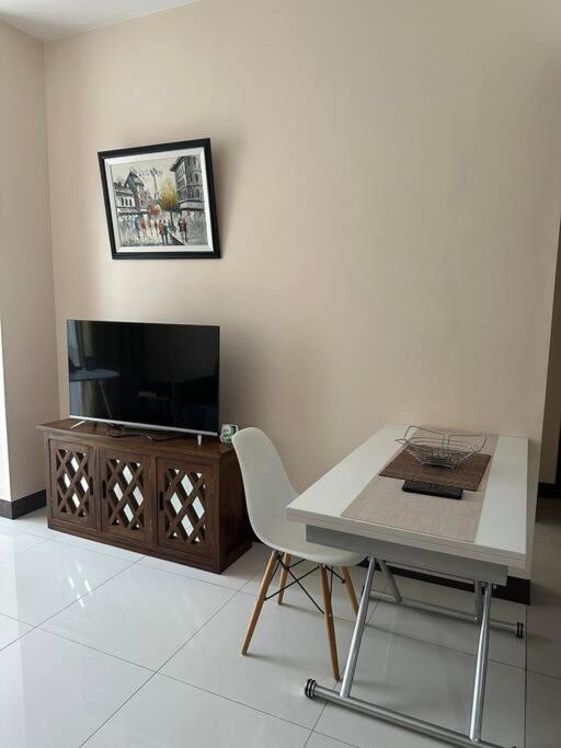 McKinley 1BR near VeniceGrandCanal FiberWiFi