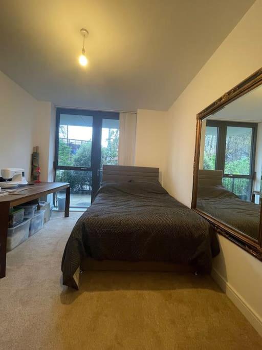 3-bed 2-bath designer apt in Canada Water