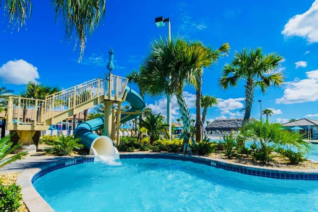 6BR5BA home w private pool Fl
