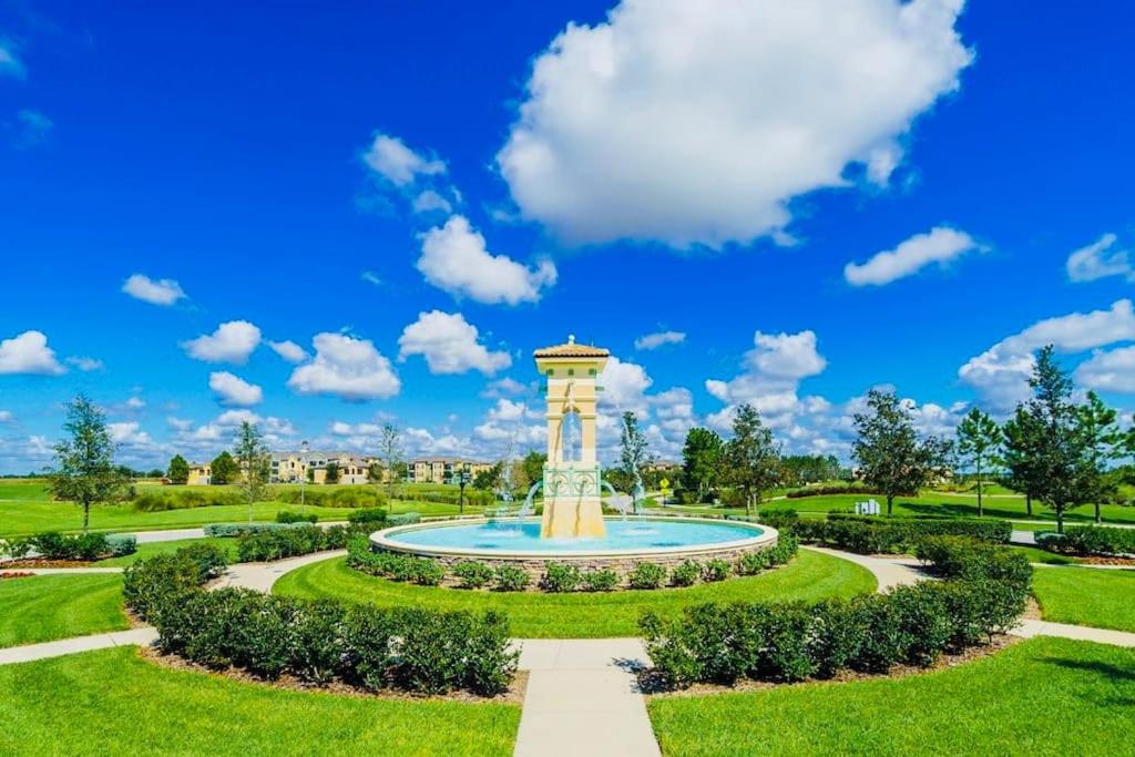6BR5BA home w private pool Fl