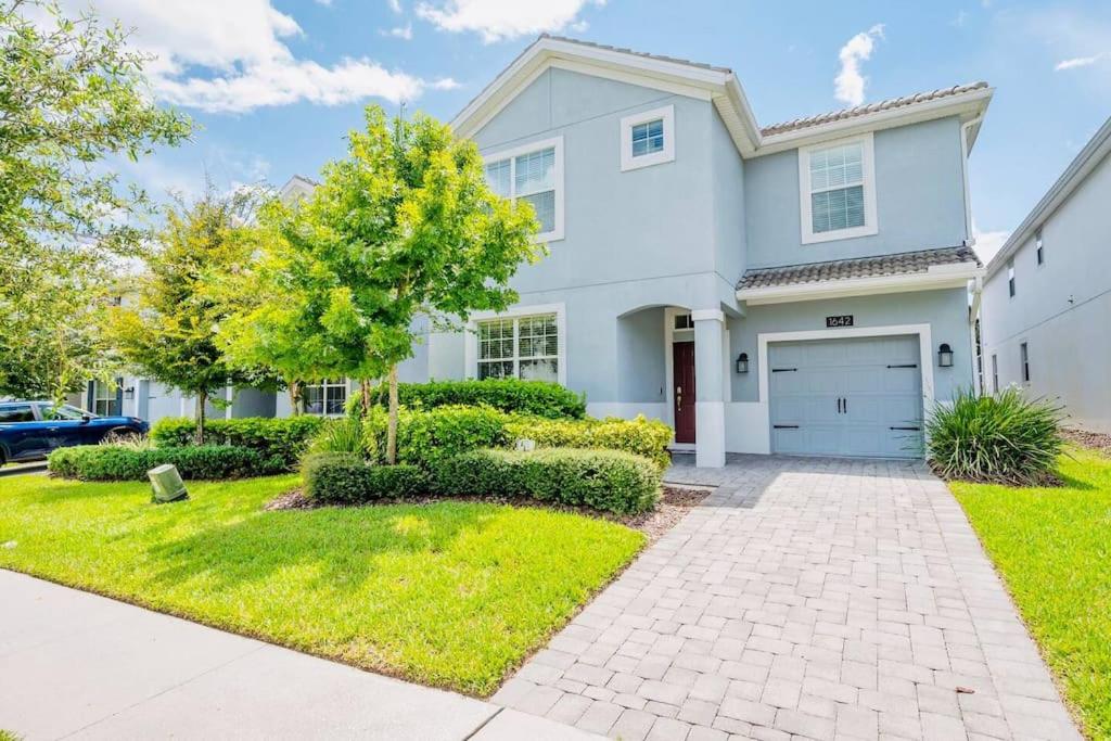 6BR5BA home w private pool Fl