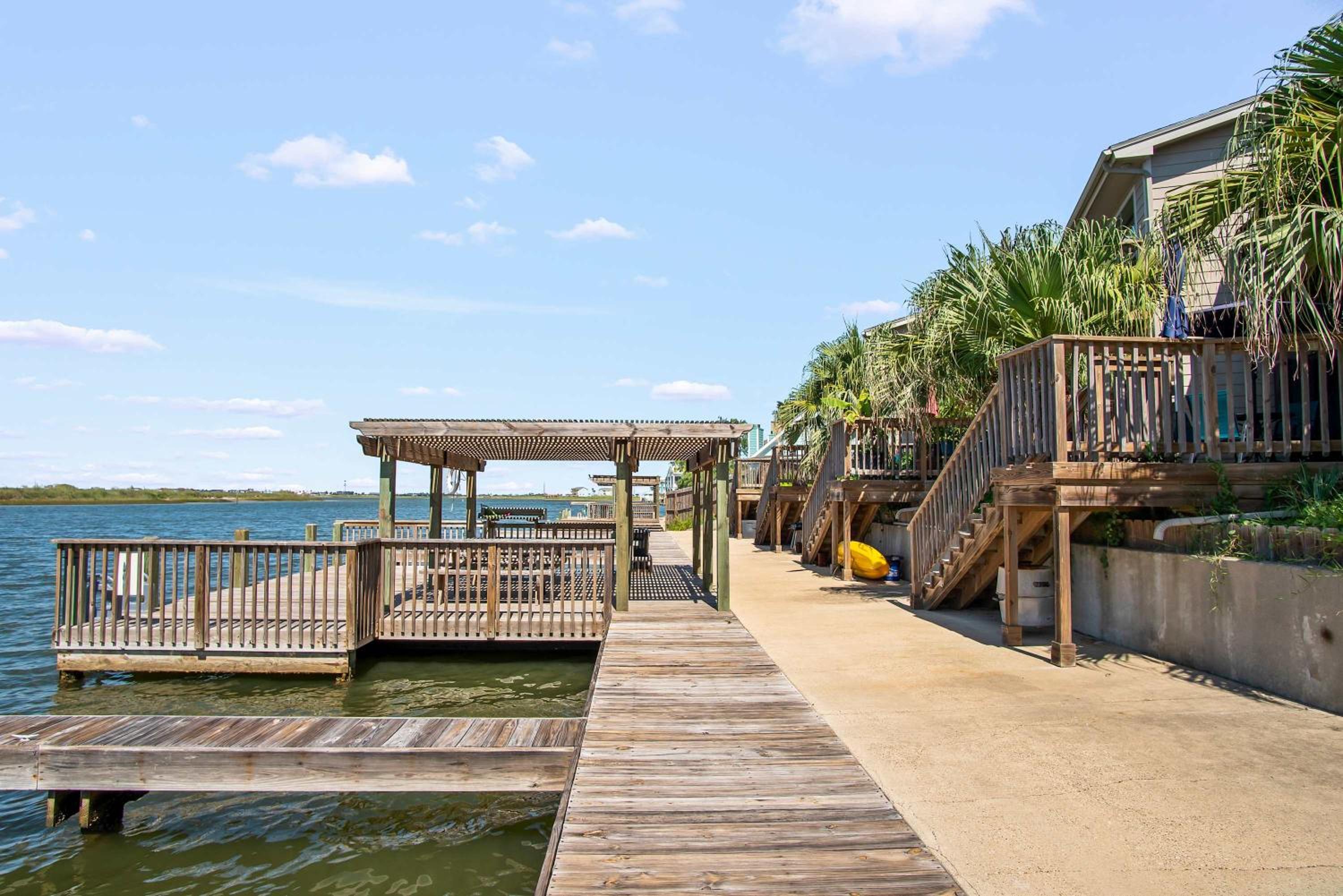 Upscale Waterfront- Private Patio Fish Pier view 4
