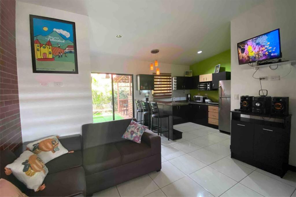 Hermosa Casa con todos los servicios a la mano