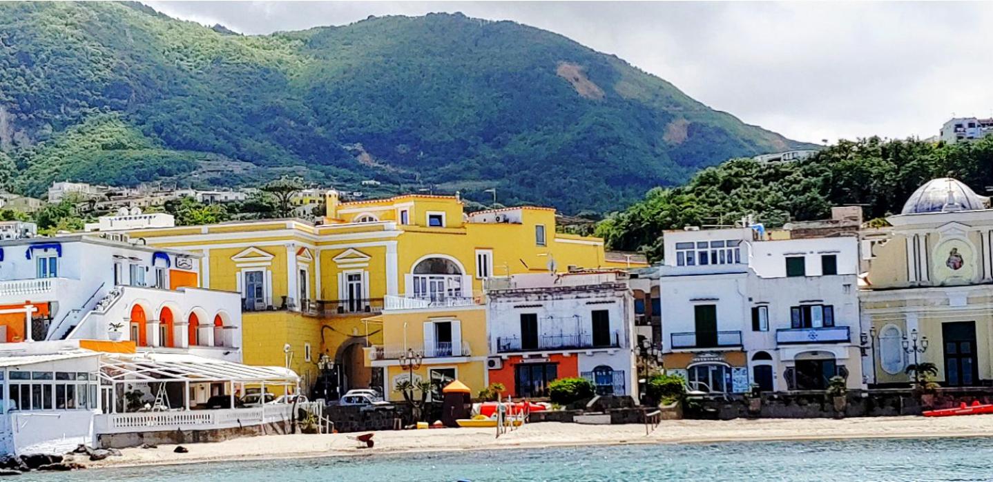 Gigi centralissimo appartamento Ischia Lacco Ameno
