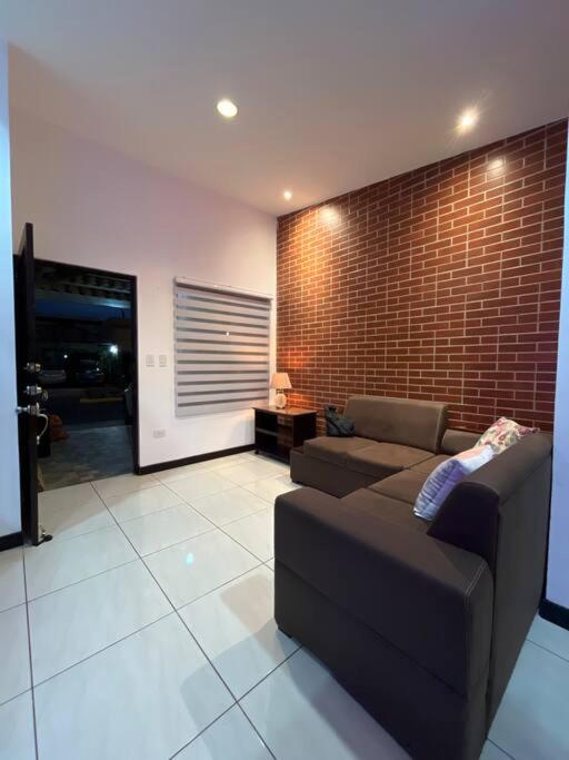 Hermosa Casa con todos los servicios a la mano