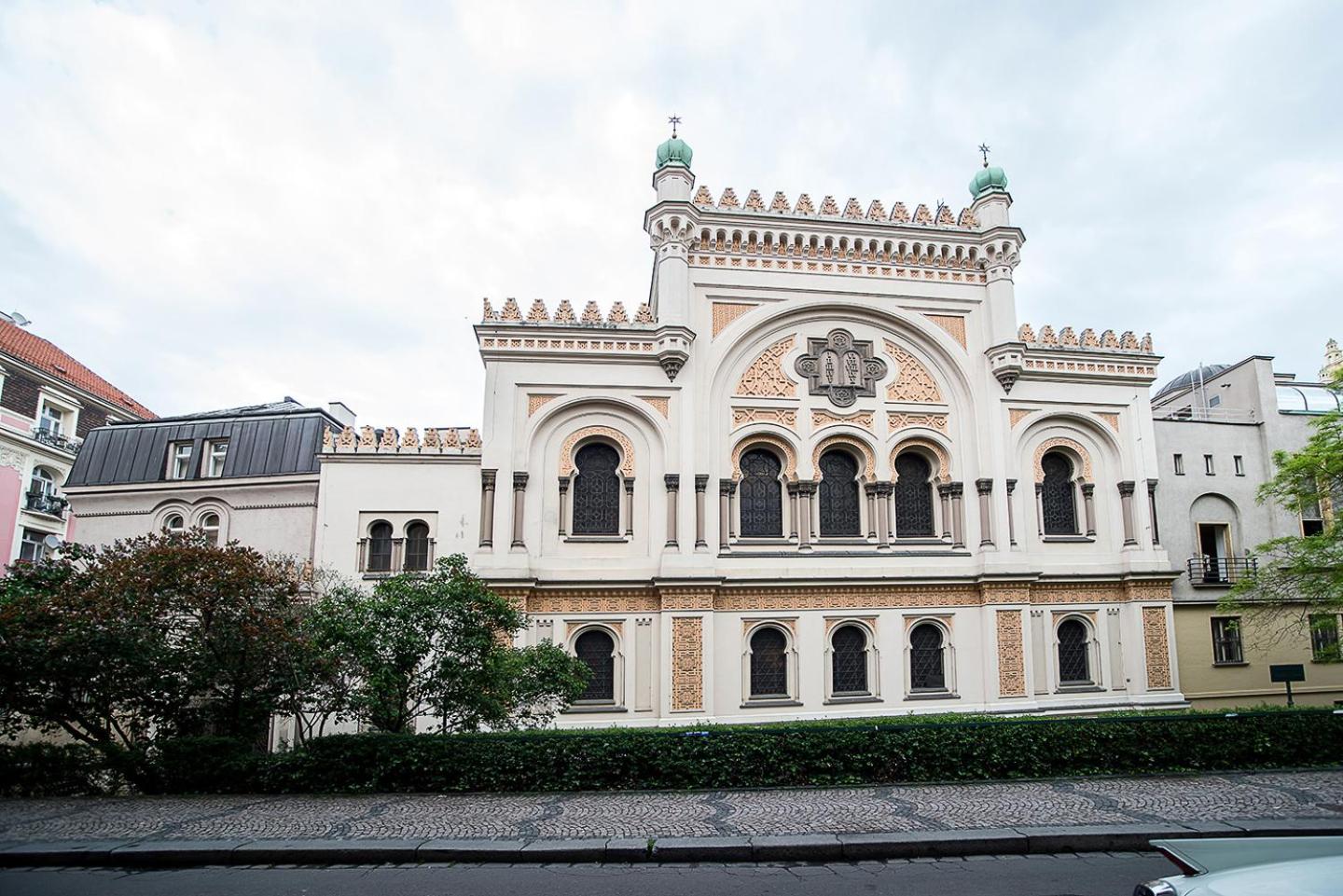 Luxurious two-bedroom in the Old Town