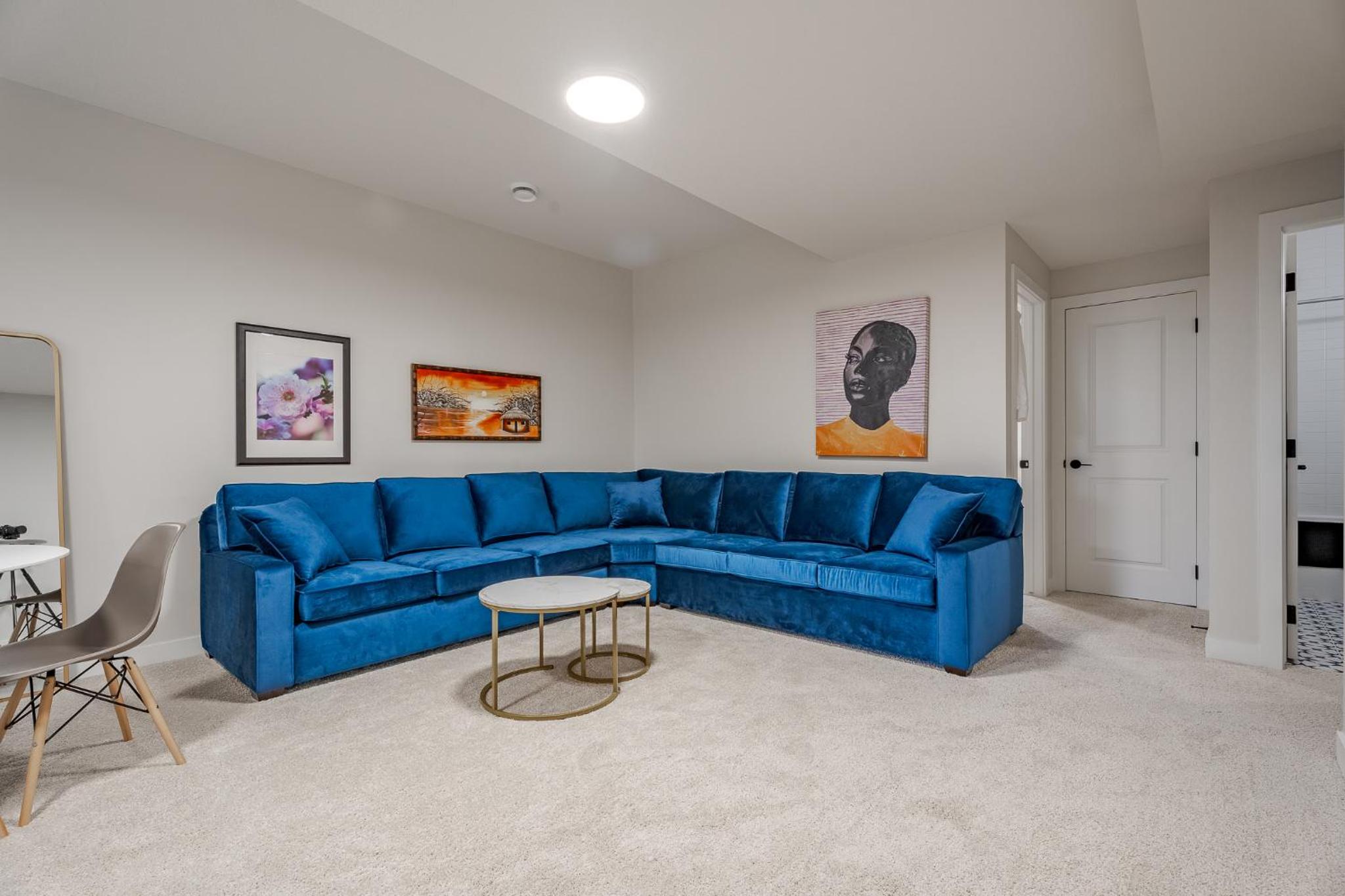 Luxe Suite close to Spruce Meadows