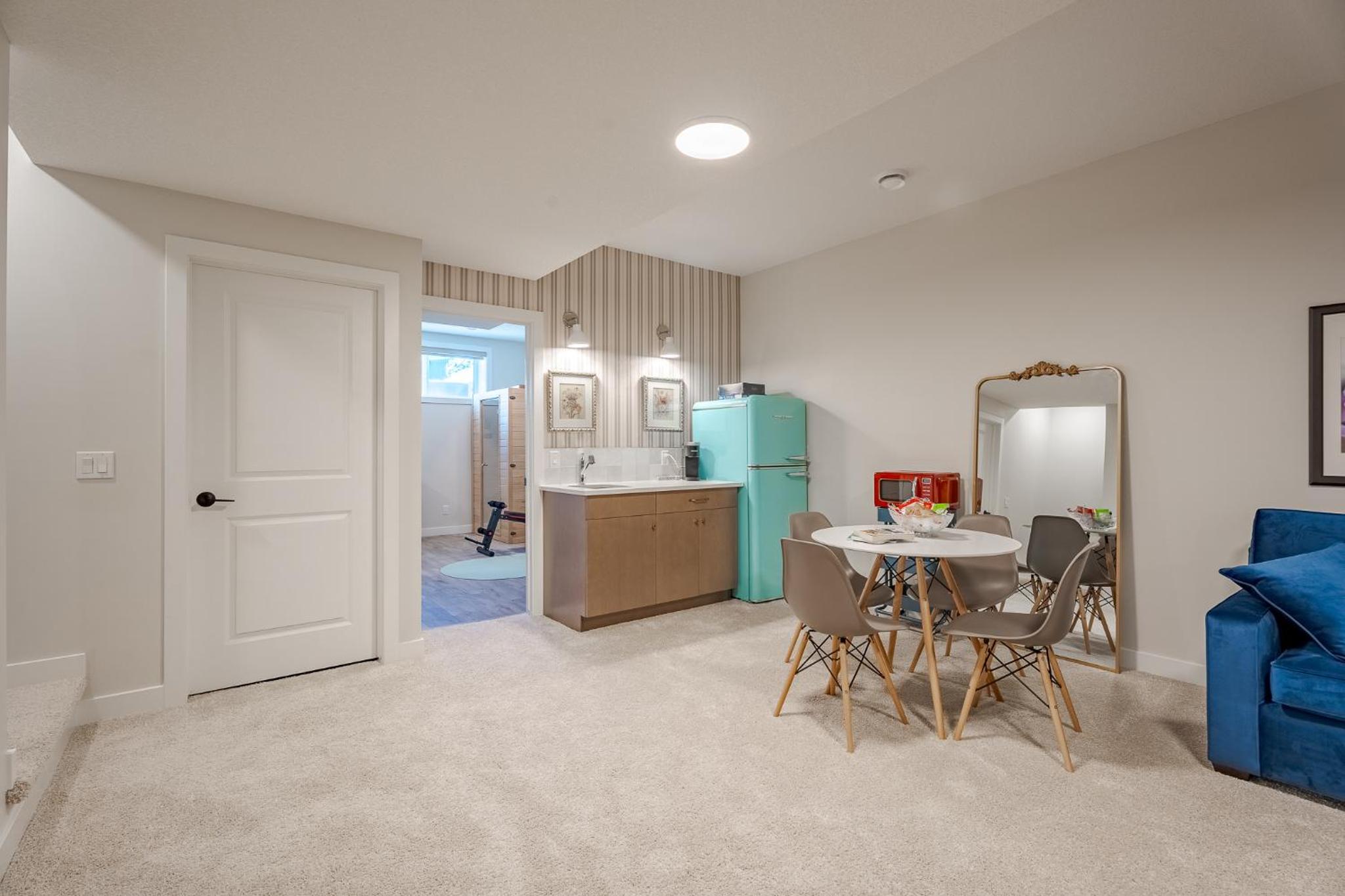 Luxe Suite close to Spruce Meadows