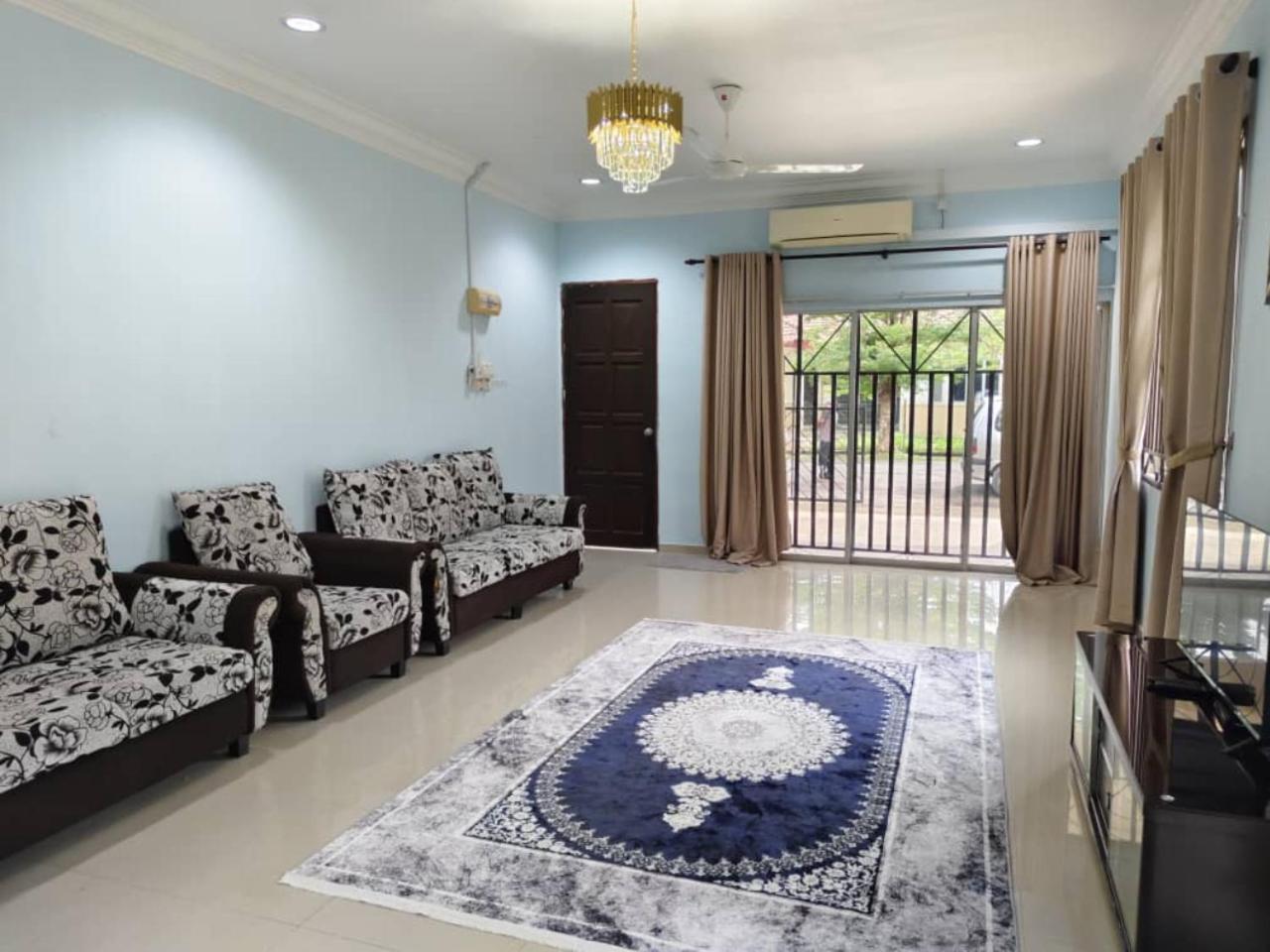 NASUHA HOMESTAY 2 TEMERLOH Semi-D House, 4 Bedroom, 2 Bathroom, 4 Unit Aircond, Njoy