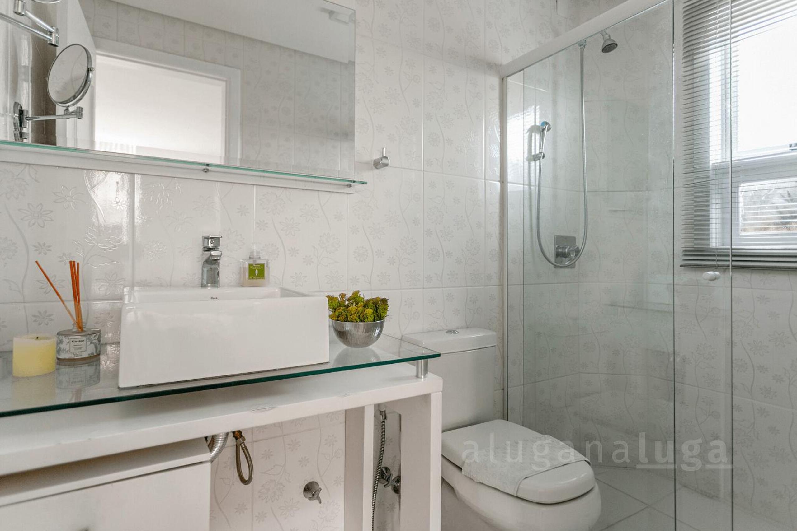 Refúgio Exclusivo em Jurerê: Luxo com Piscina