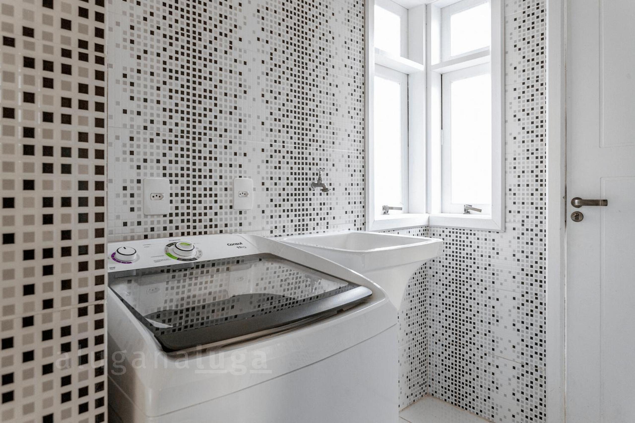 Refúgio Exclusivo em Jurerê: Luxo com Piscina
