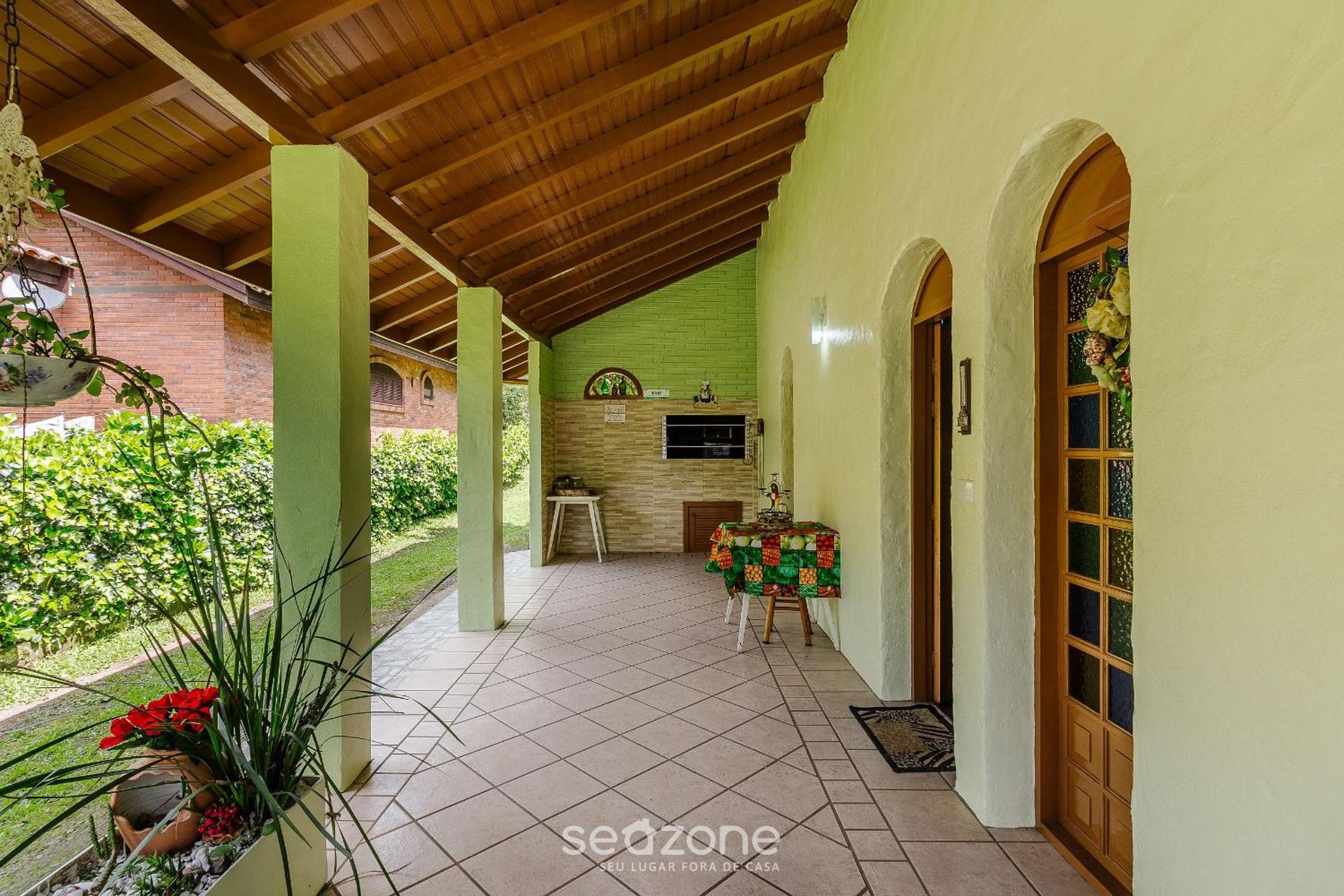 House with barbecue in Gramado RJE0980