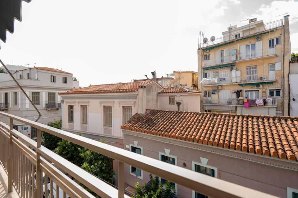 1BR Thiseio Charm - 10 Minutes From Acropolis