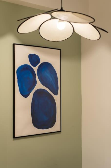 1BR Thiseio Charm - 10 Minutes From Acropolis