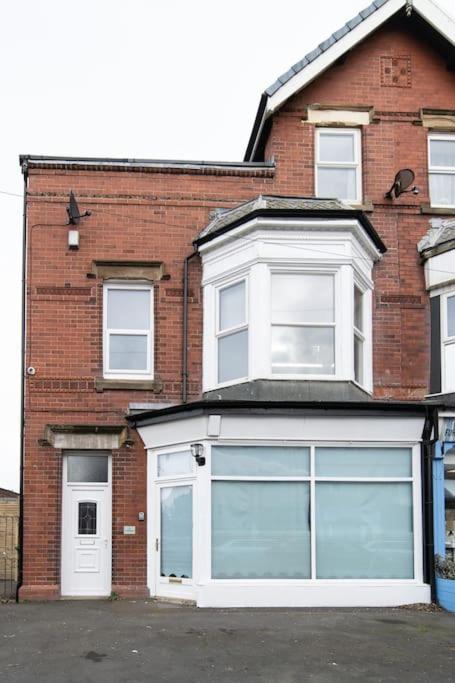 Hotel Spacious, Central Townhouse With Hot Tub & Free Parking