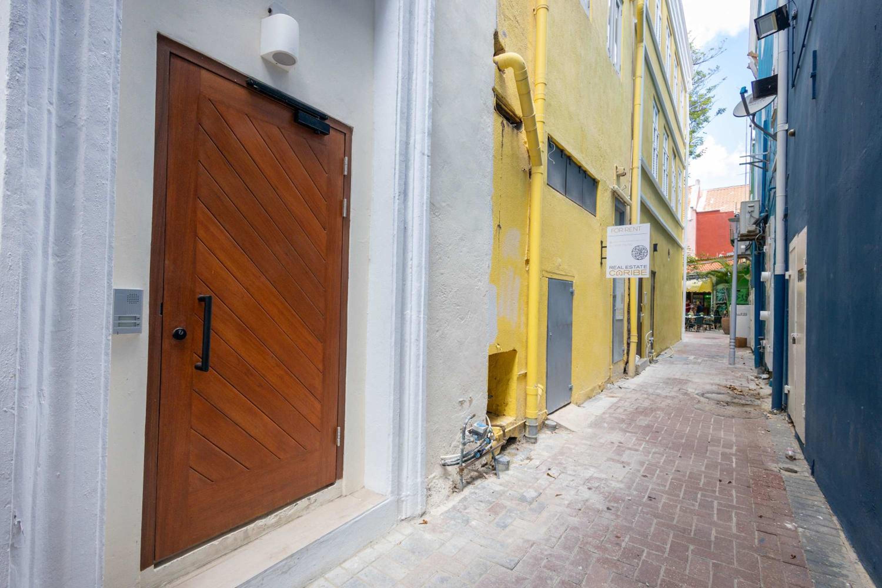 Broadway Apartments - Chic & Stylish Urban Stays