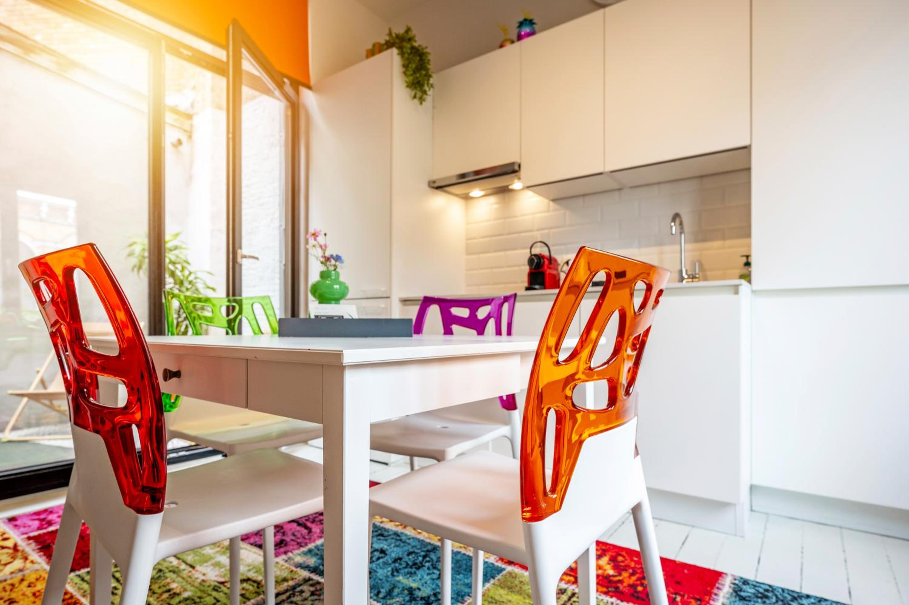 Hot spot in trendy area - 2p duplex apartment