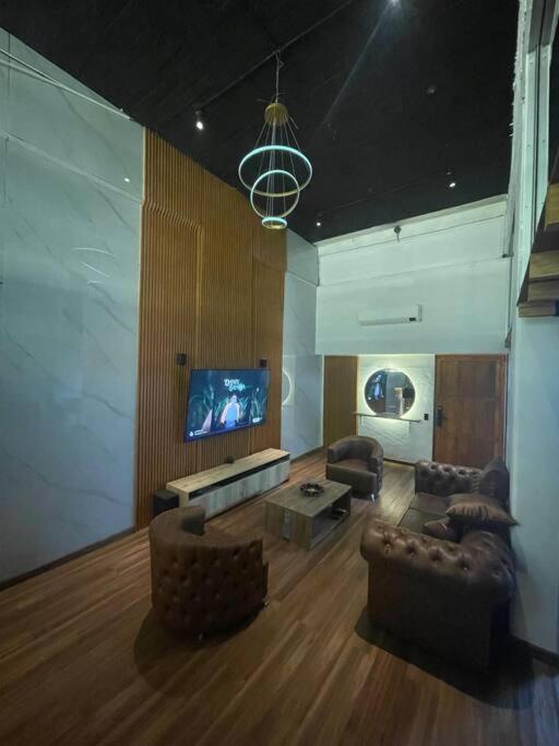Exclusivo Apartaloft Privado frente Parque Lleras