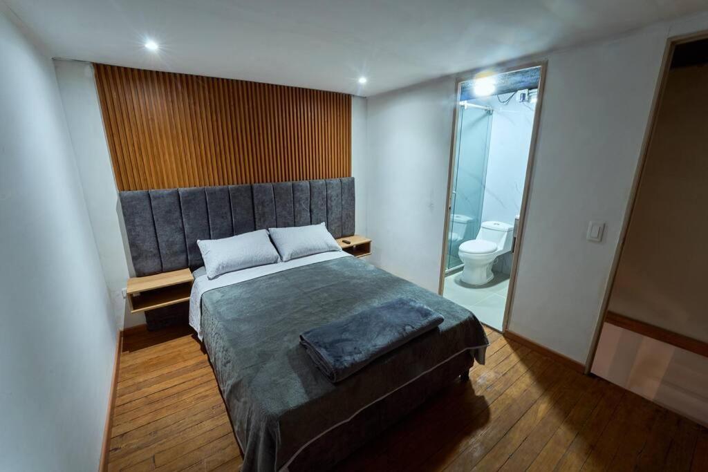 Exclusivo Apartaloft Privado frente Parque Lleras