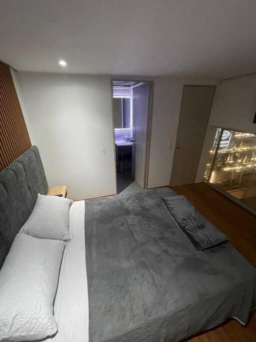 Exclusivo Apartaloft Privado frente Parque Lleras