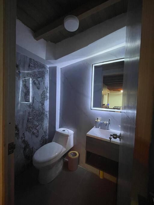 Exclusivo Apartaloft Privado frente Parque Lleras
