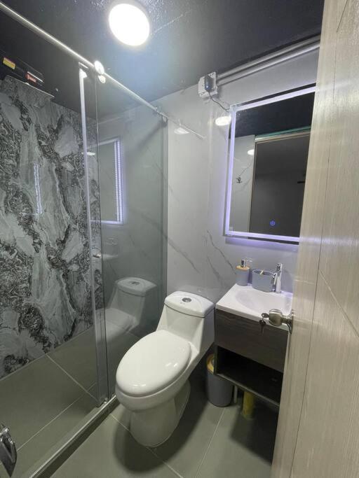 Exclusivo Apartaloft Privado frente Parque Lleras