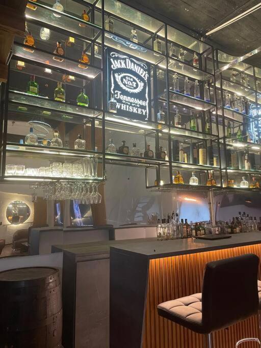 Exclusivo Apartaloft Privado frente Parque Lleras