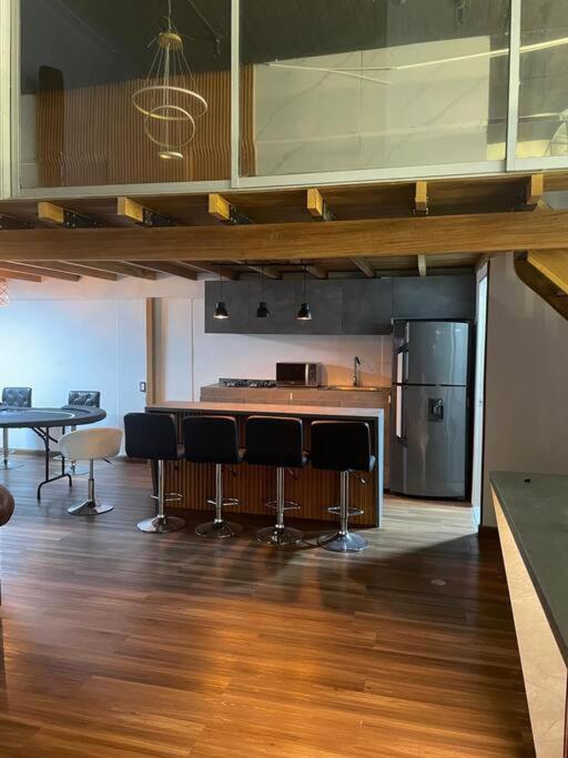 Exclusivo Apartaloft Privado frente Parque Lleras