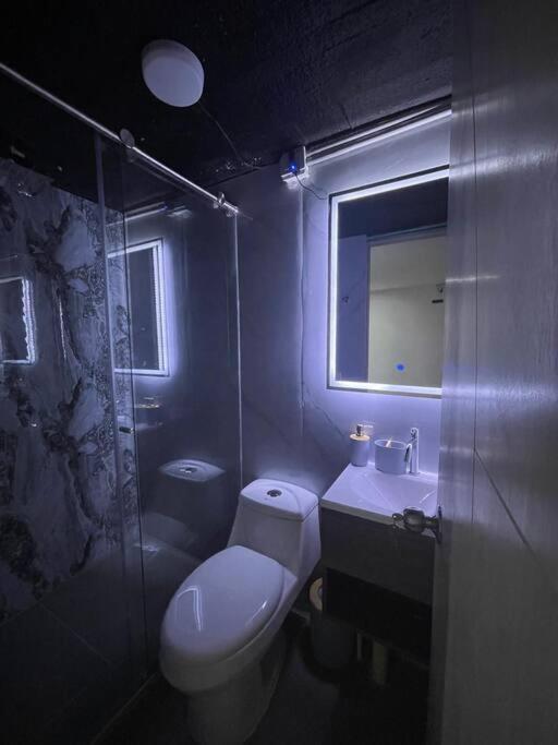 Exclusivo Apartaloft Privado frente Parque Lleras
