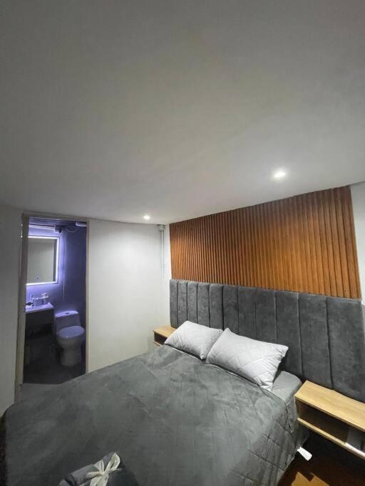 Exclusivo Apartaloft Privado frente Parque Lleras