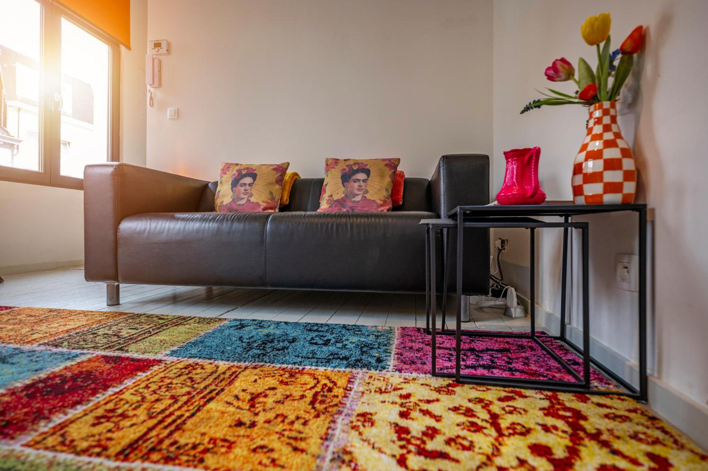 Hot spot in trendy area - 2p duplex apartment