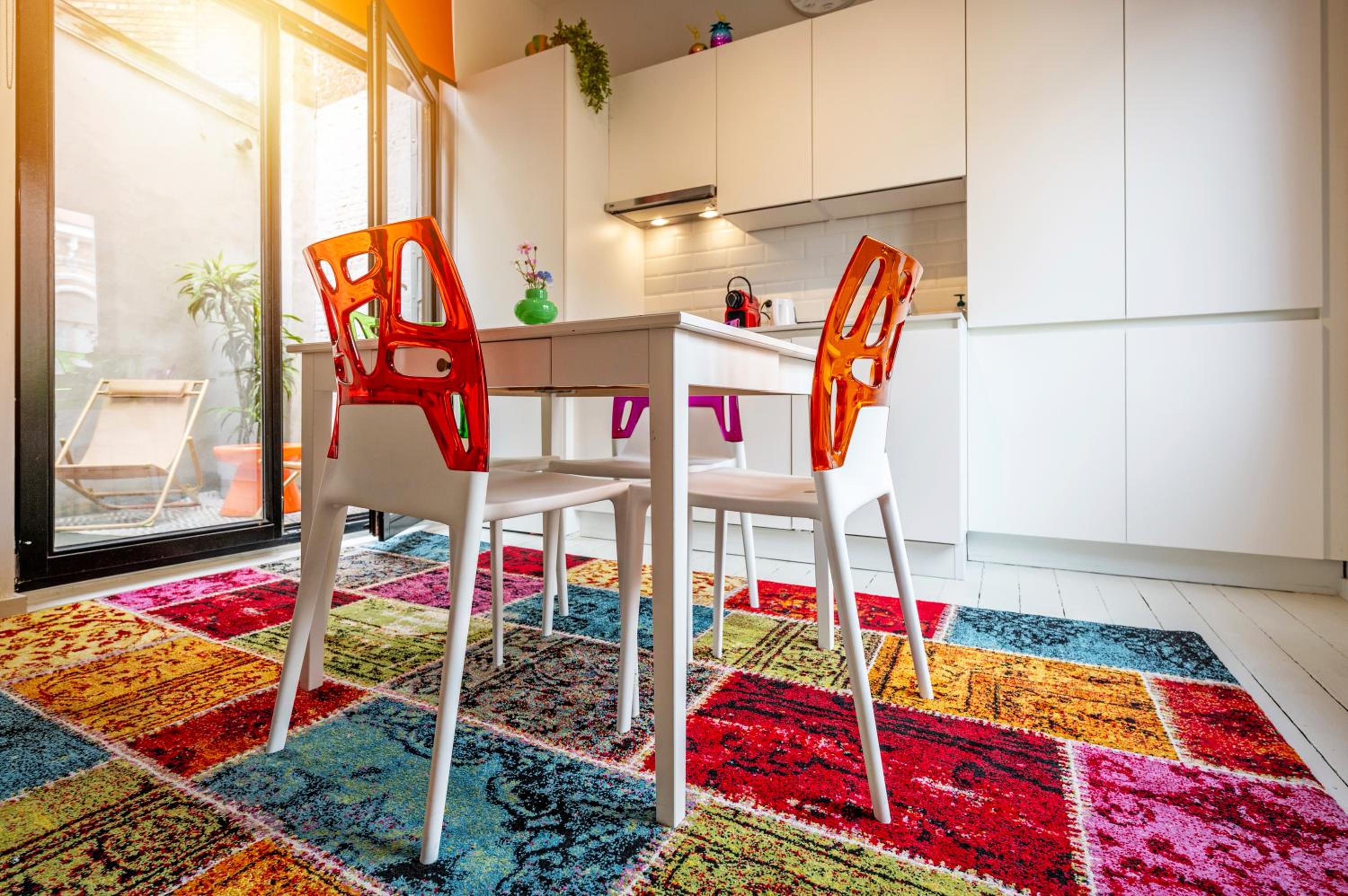 Hot spot in trendy area - 2p duplex apartment