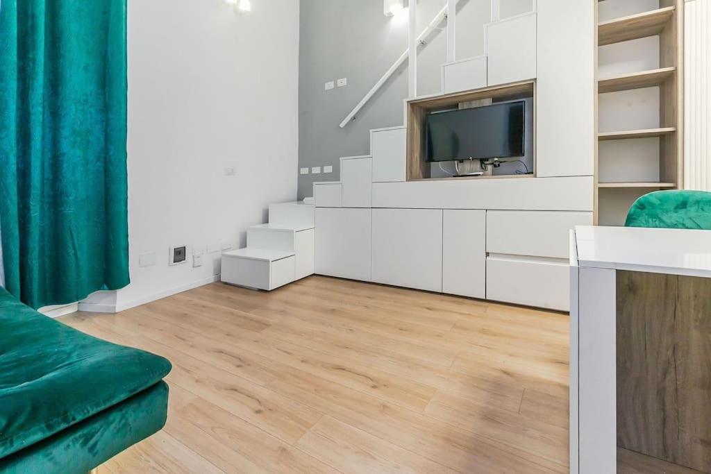 Elegante Pied-à-Terre Stile & Comodità a Milano