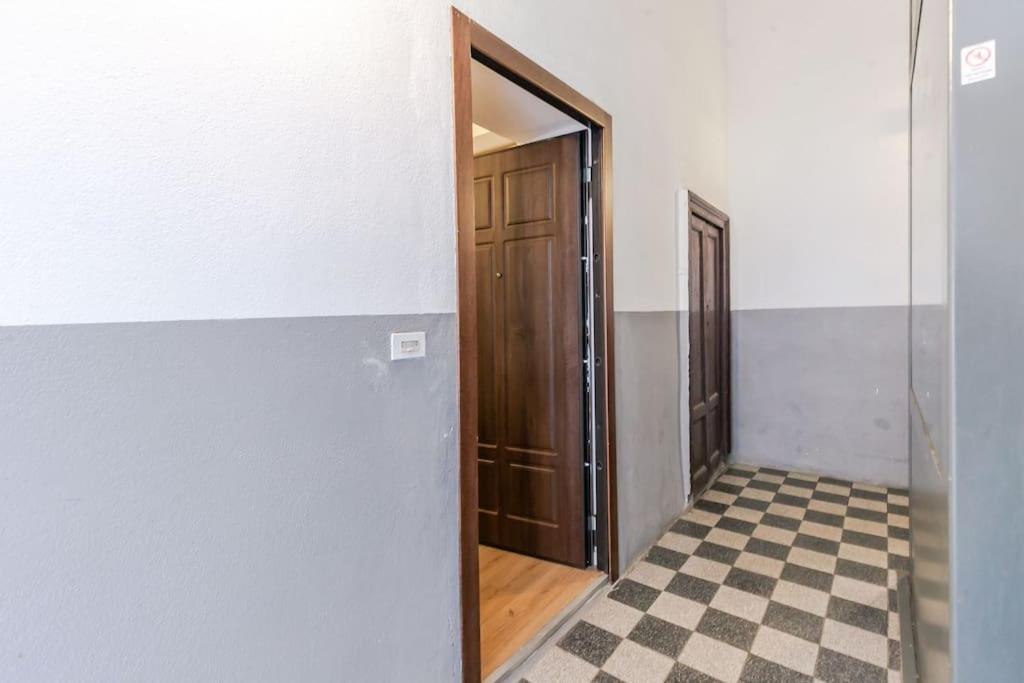 Elegante Pied-à-Terre Stile & Comodità a Milano