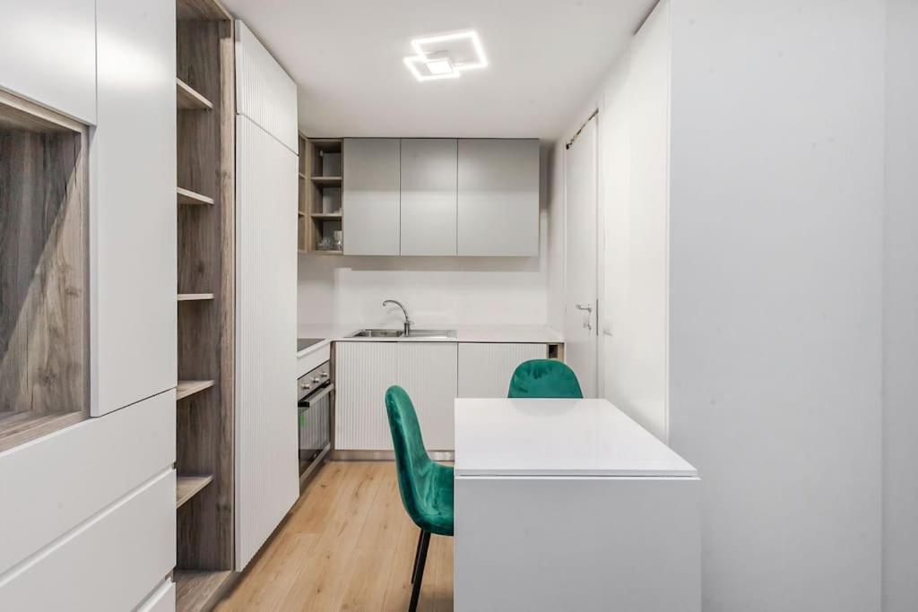 Elegante Pied-à-Terre Stile & Comodità a Milano