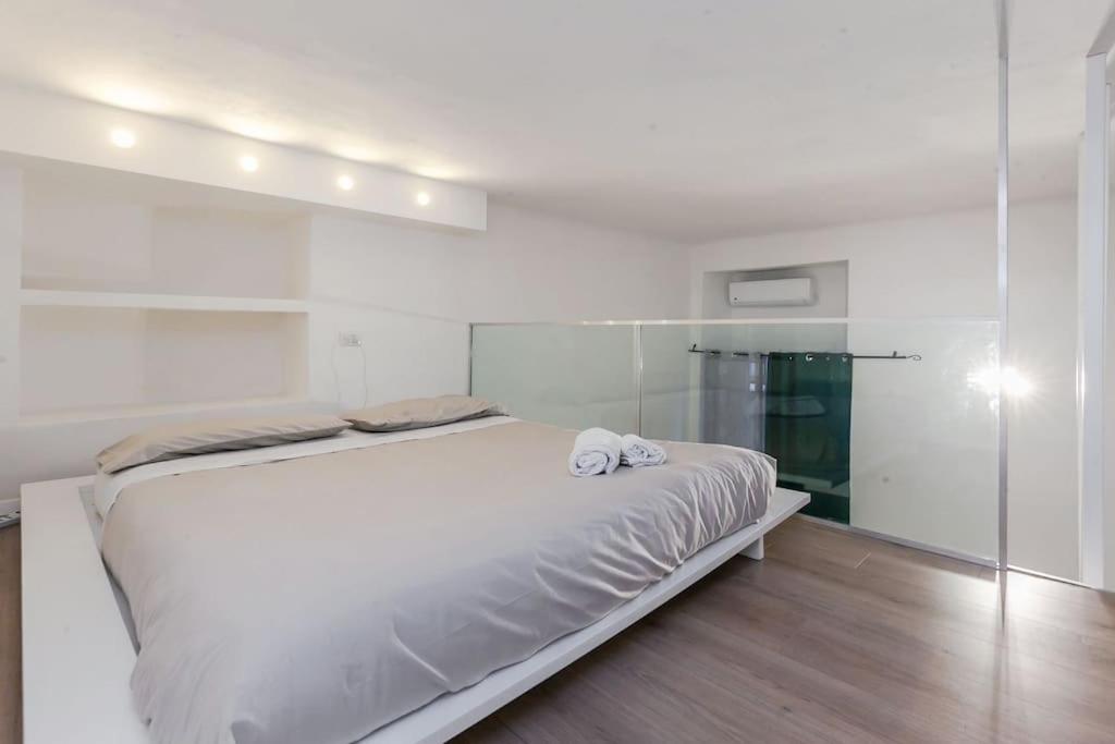 Elegante Pied-à-Terre Stile & Comodità a Milano