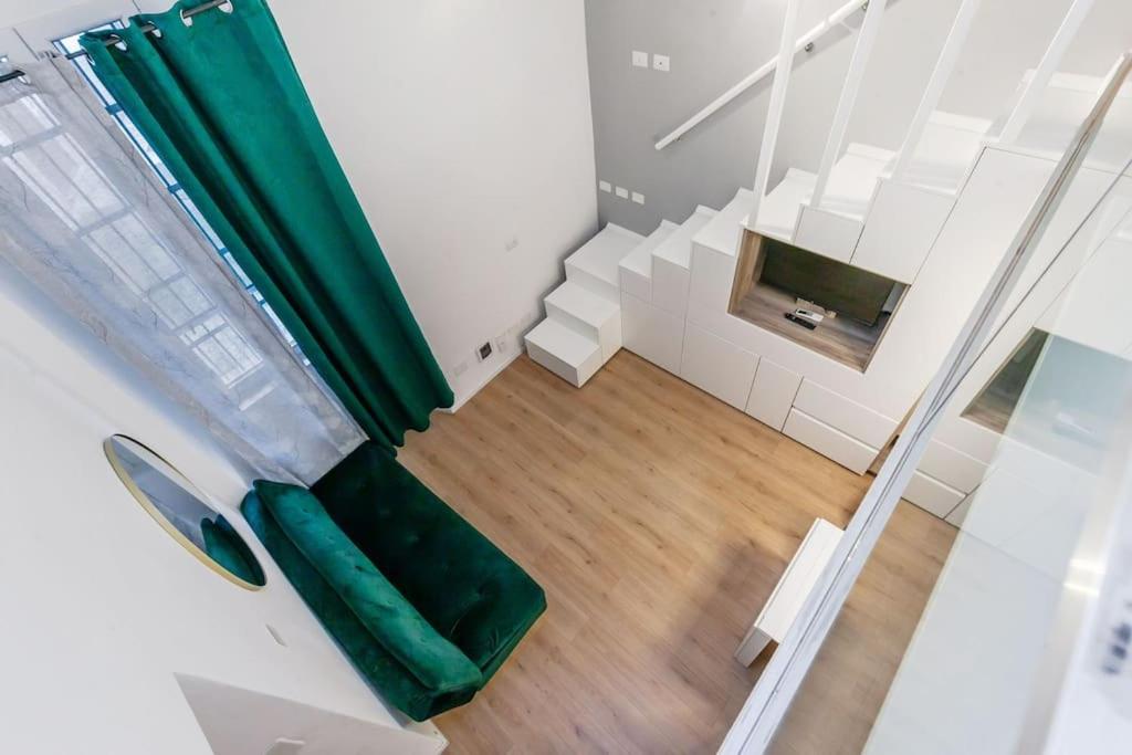 Elegante Pied-à-Terre Stile & Comodità a Milano