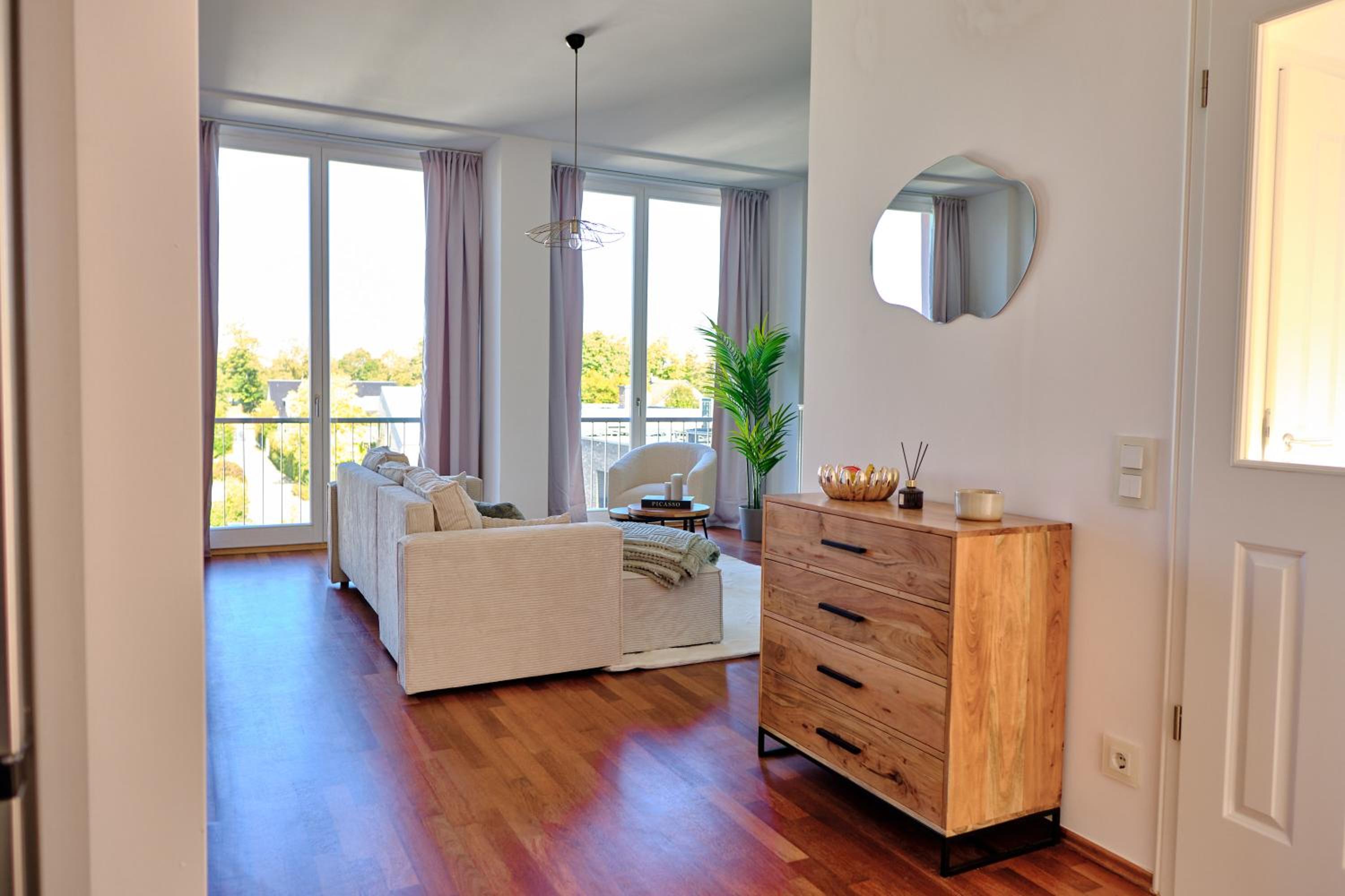Neuss Vacations - Historisches Deluxe Apartment im Marianum - Property Image 8