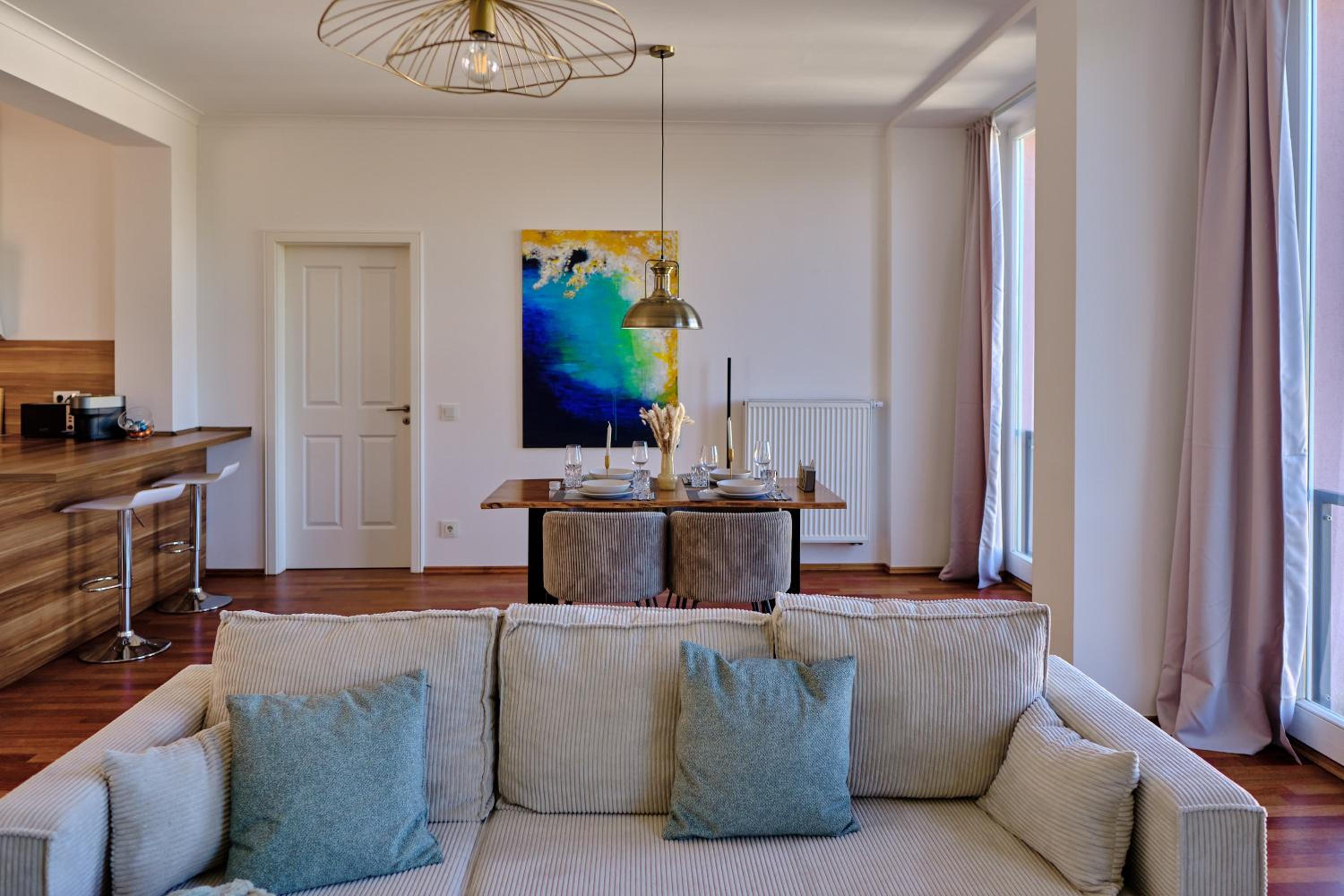 Neuss Vacations - Historisches Deluxe Apartment im Marianum - Property Image 6