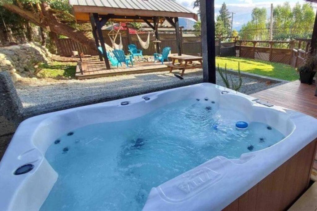 Cowichan Lake Cottages - Youbou