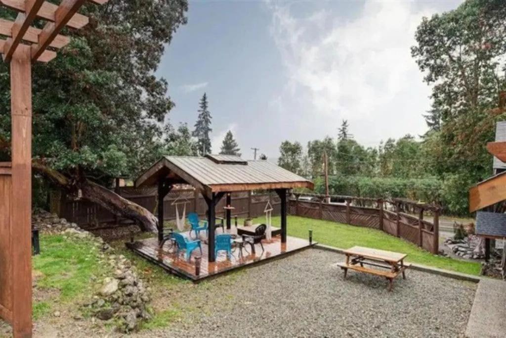 Cowichan Lake Cottages - Youbou