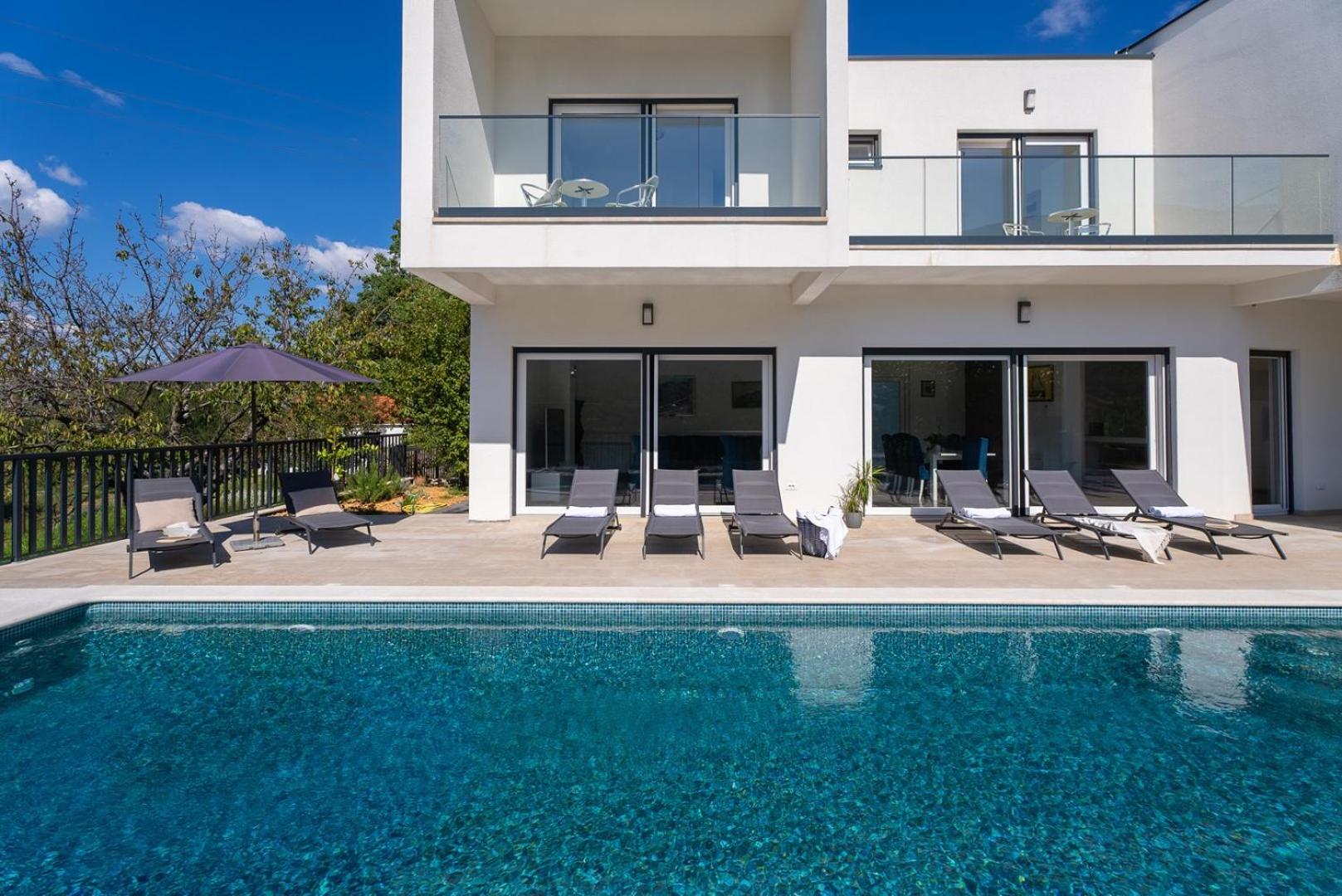 Villa Giro view 2