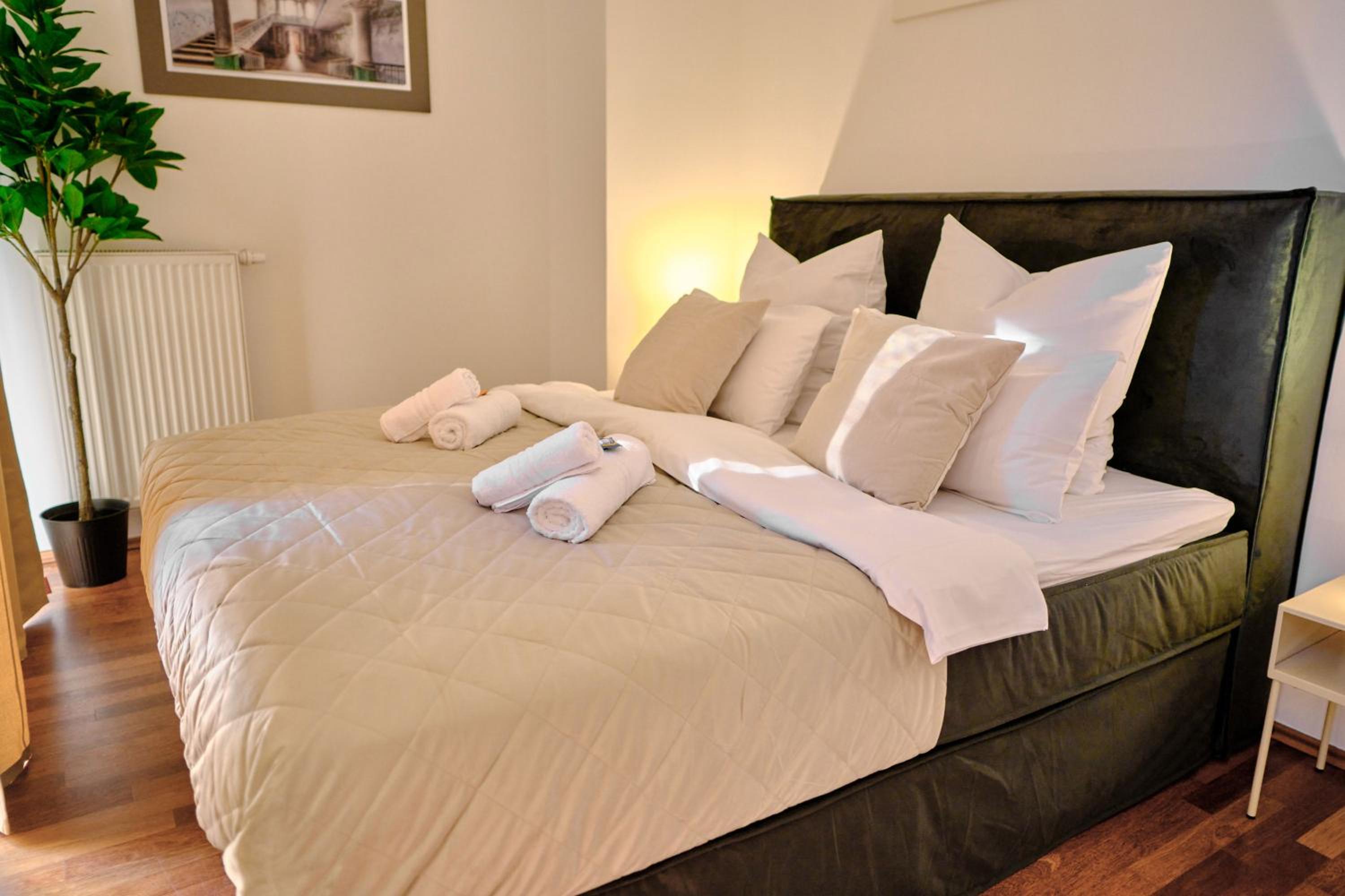 Neuss Vacations - Historisches Deluxe Apartment im Marianum - Property Image 4