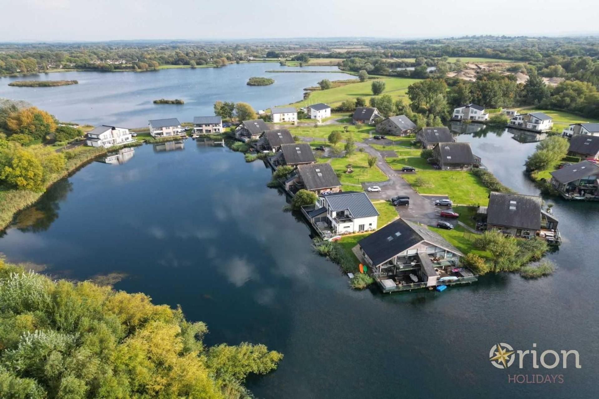 Waters Edge 04, Waterside Lodge P view 5
