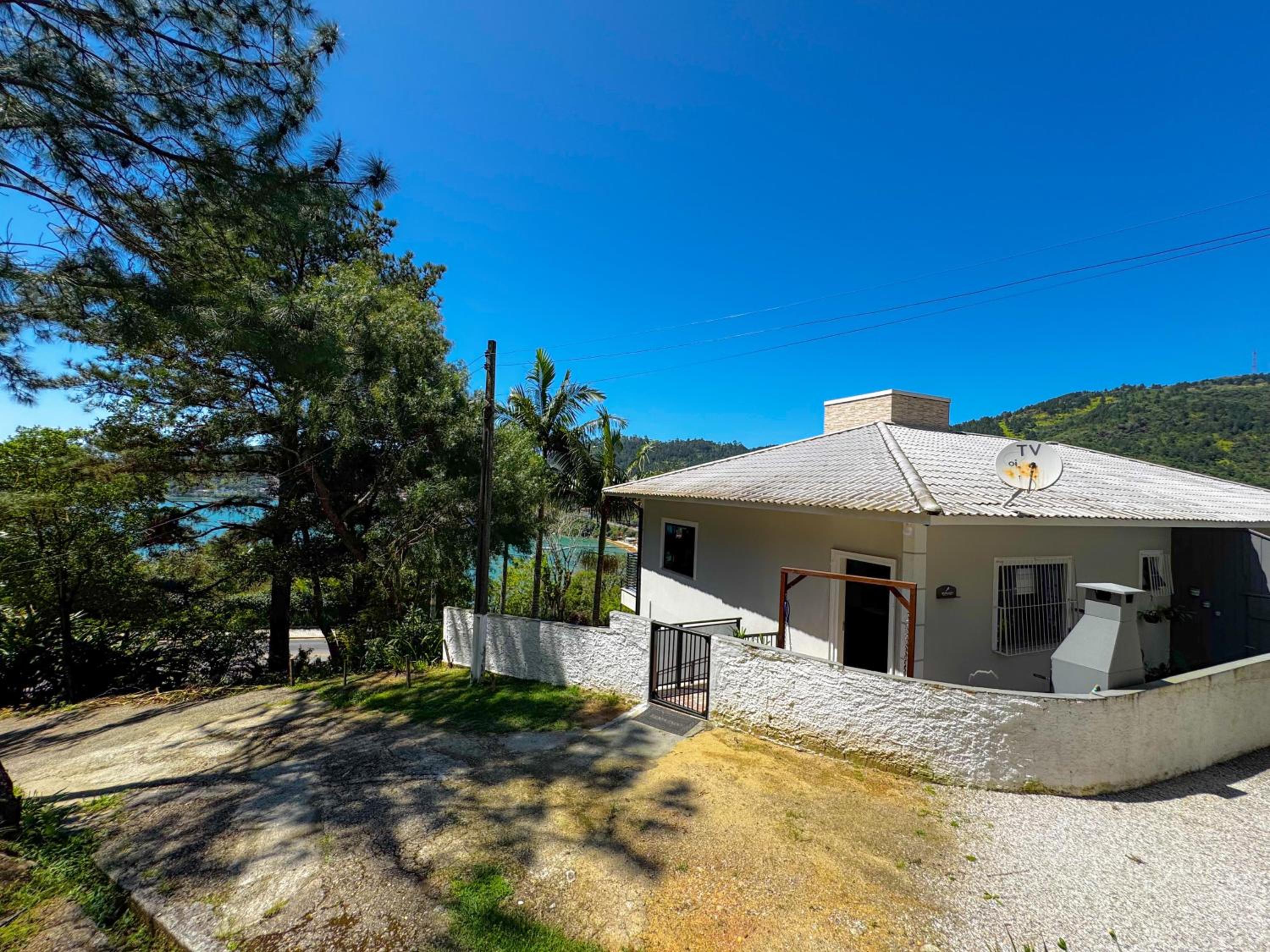Casa com vista para o mar em Governador Celso Ramos